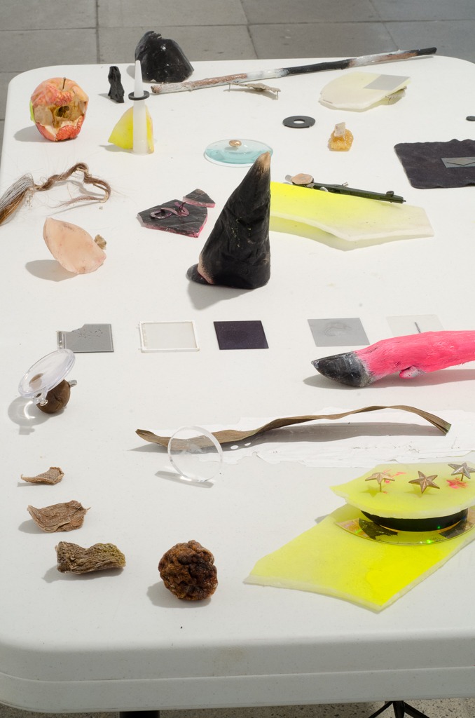 Mobil Ave 4, 2016, ephemeral installation, objects in decomposition on a table, by Daniel Perez Coronel