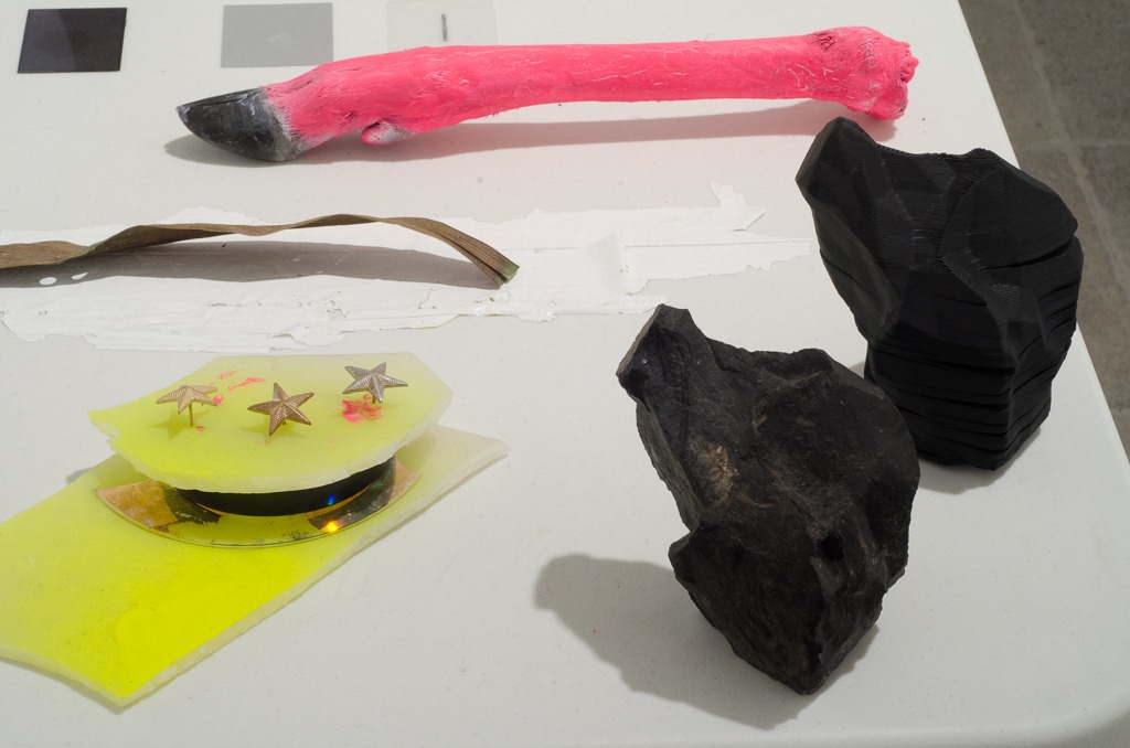 Mobil Ave 4, 2016, ephemeral installation, objects in decomposition on a table, by Daniel Perez Coronel