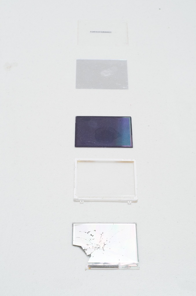 Mobil Ave 4, 2016, ephemeral installation, objects in decomposition on a table, by Daniel Perez Coronel