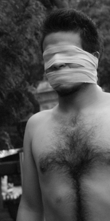 Ni los veo, ni los oigo, 2007, street action, digital photograph, by Daniel Perez Coronel